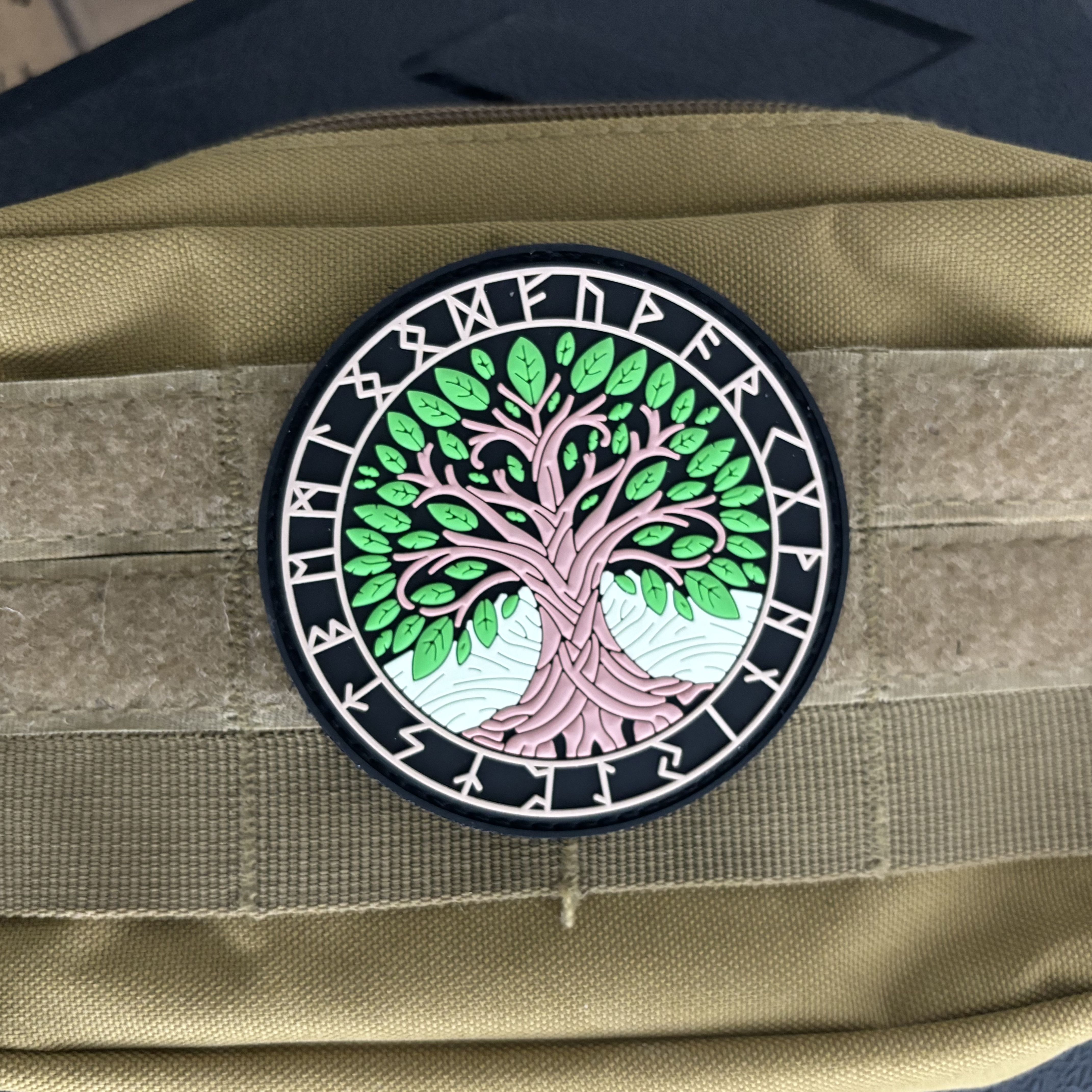 Yggdrasil Viking Totem PVC Pat - Urban Backpack Tactical บทวิจารณ์และราคา